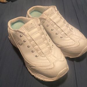 Women sketcher D’Lites size 9